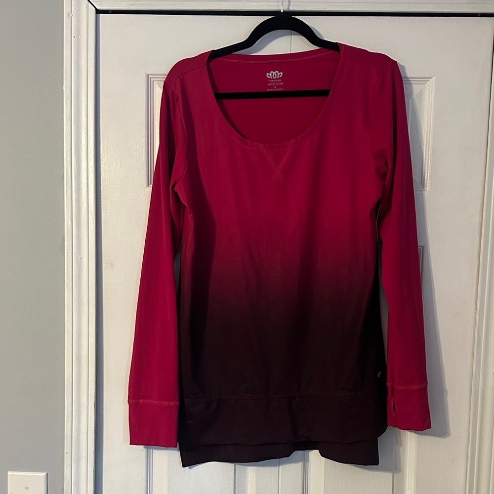 Nwt Maurices in motion workout long sleeve shirt